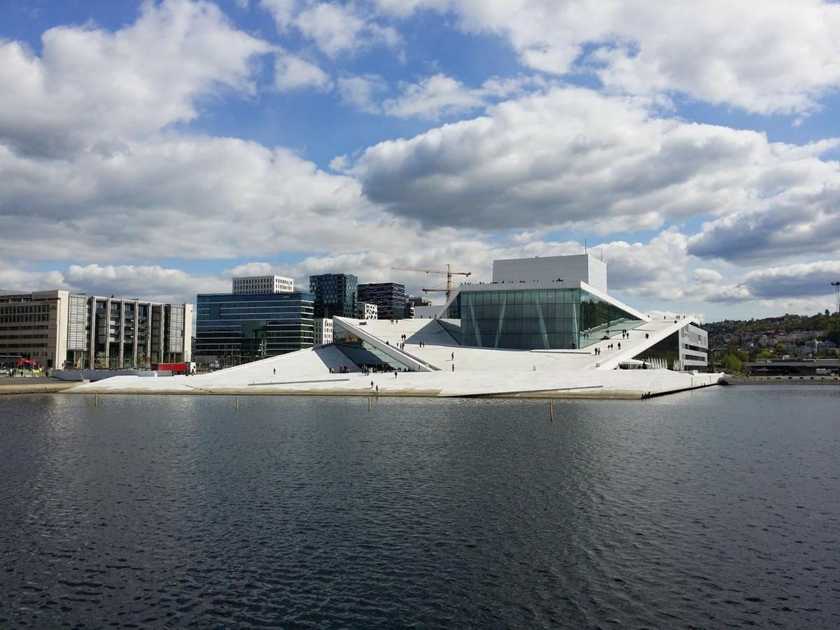 And Cozy Next To S * Oslo