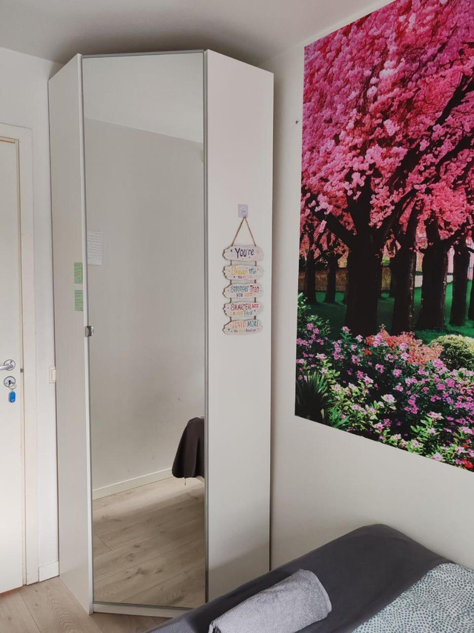 Privatunterkunft And Cozy Next To S
